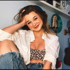 Meet your Posher, Hana